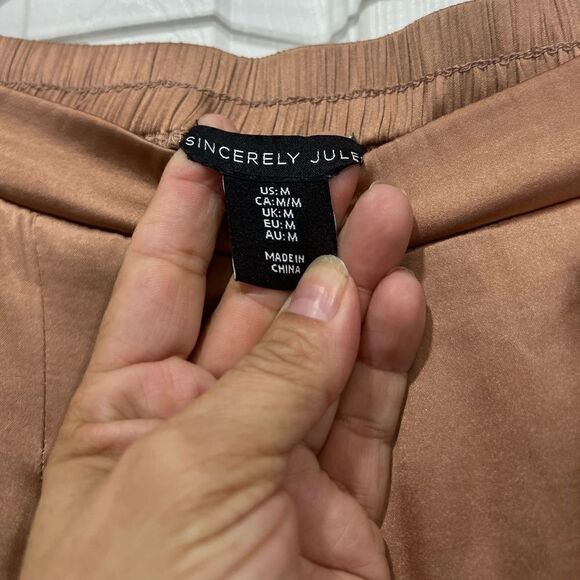 Sincerely Jules women's satin flowy wide leg pants size medium - Picture 4 of 8